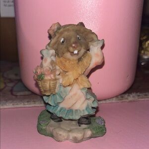 Vintage Avon mouse holding a basket